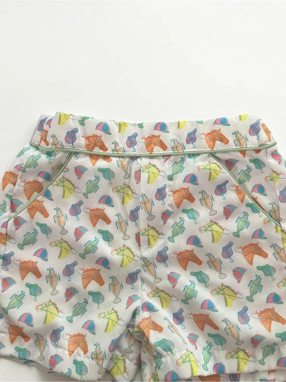 Unisex 3T White Shorts with Horse Race Print NWOT Boutique Brand